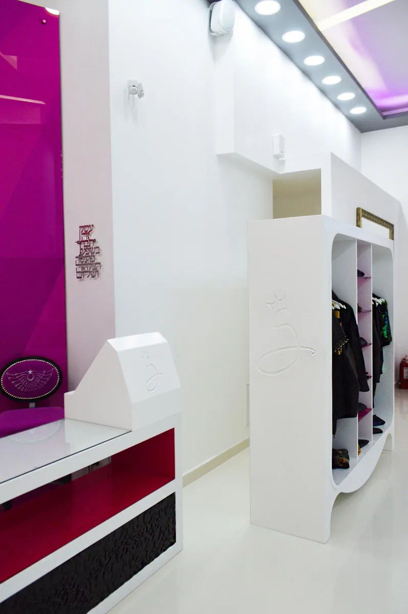 Mobilier personalizat produs de Lartek Grup — proiect